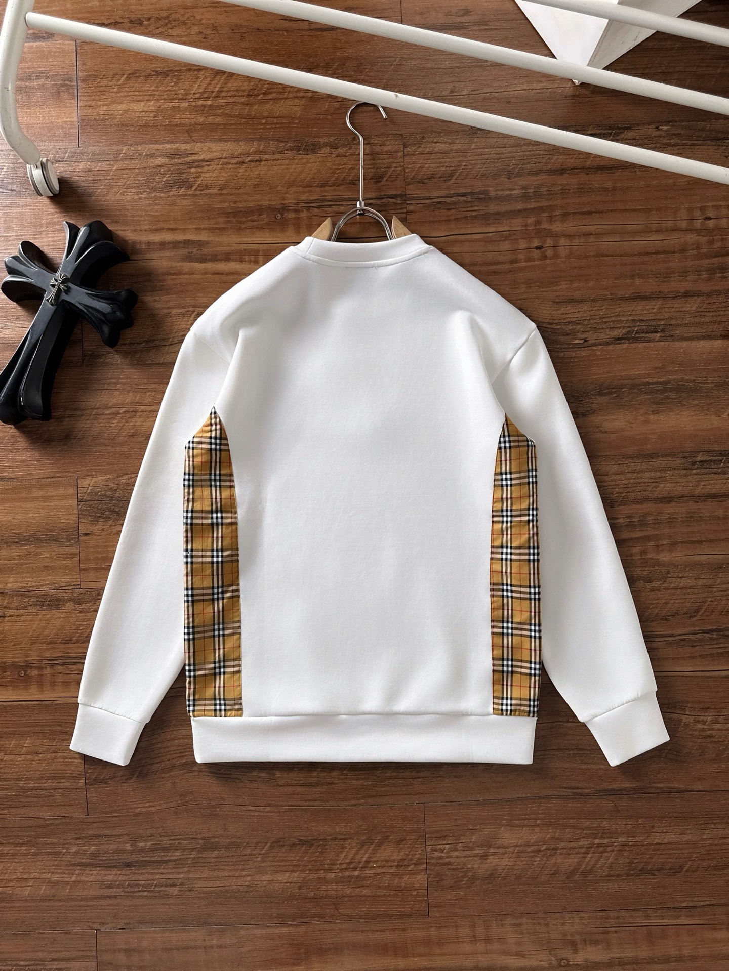 🌾退换 BURBERRY巴宝莉 2025ss秋冬新品 长袖太空棉卫衣，经典Logo设计，百搭款，定制面料