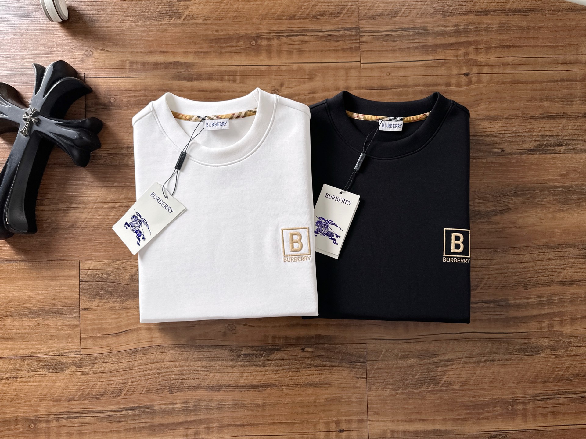 🌾退换 BURBERRY巴宝莉 2025ss秋冬新品 长袖太空棉卫衣，经典Logo设计，百搭款，定制面料