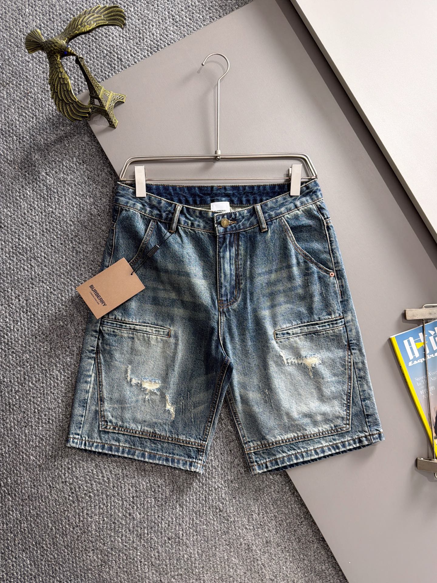 P160 Los nuevos pantalones cortos de mezclilla de verano 2026 de Burberry están tejidos con telas de mezclilla de algod…
