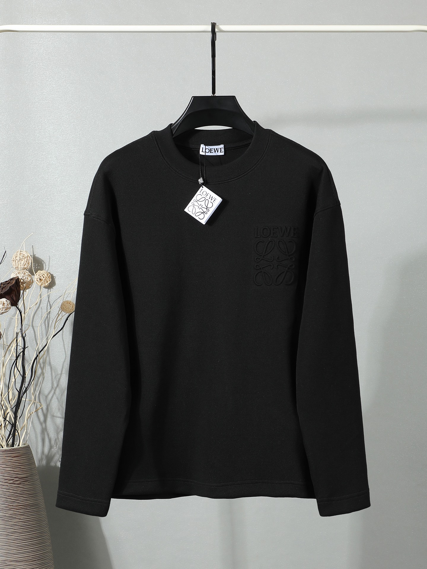 145 [Calidad exclusiva] La nueva sudadera de Loewe. Tejido pesado de doble hilo de 420 g. Logotipo tridimensional borda…