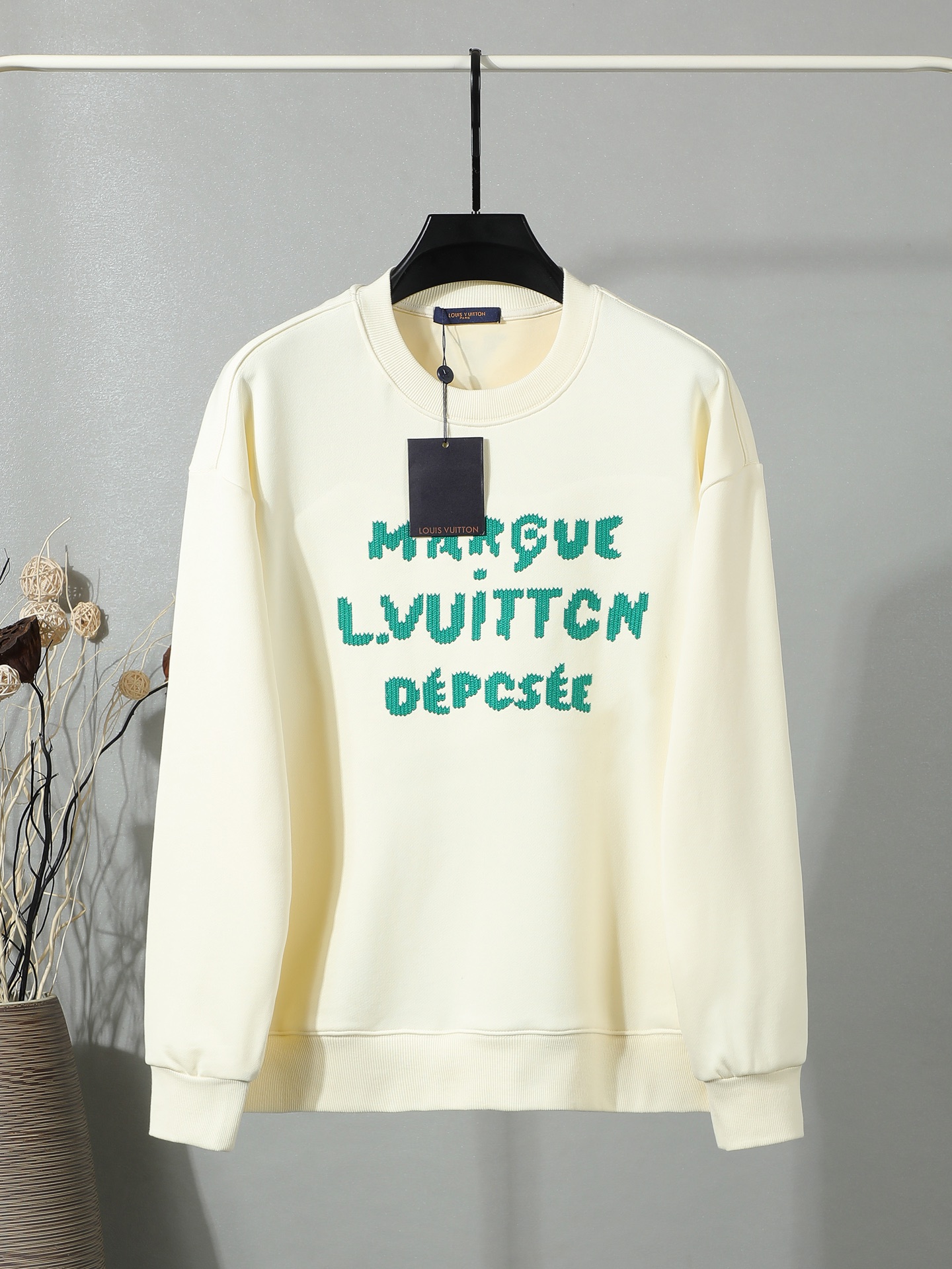 P130 【Calidad Exclusiva】 Sudadera nueva de LV, tejido de doble hilo de 480 gramos, logo tridimensional bordado en la pa…
