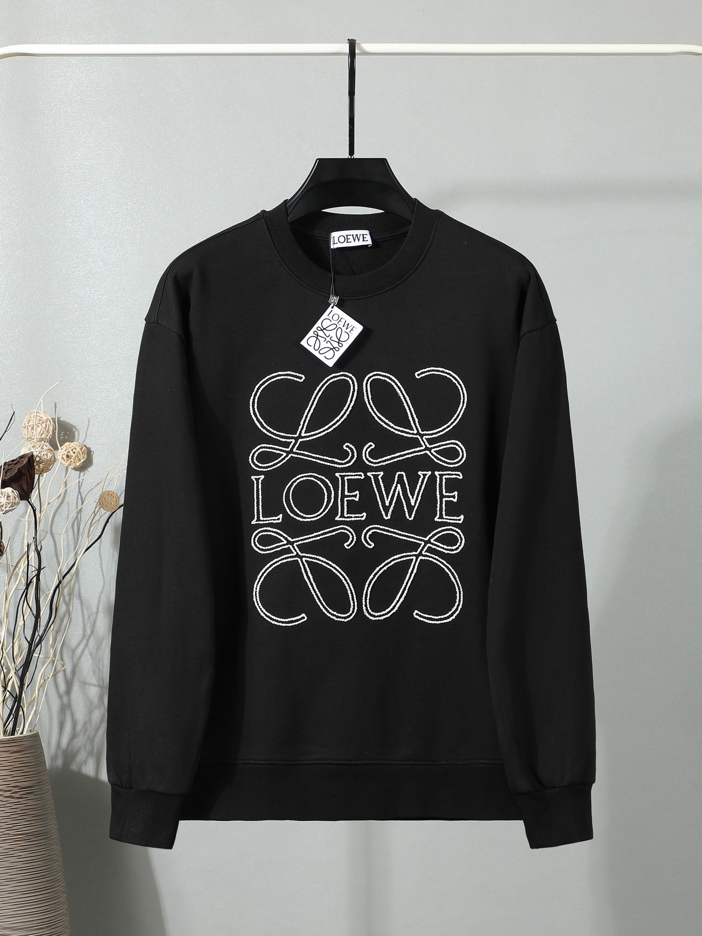 160 [Calidad exclusiva] La nueva sudadera de Loewe. Tejido pesado de doble hilo de 480 g. Logotipo tridimensional borda…
