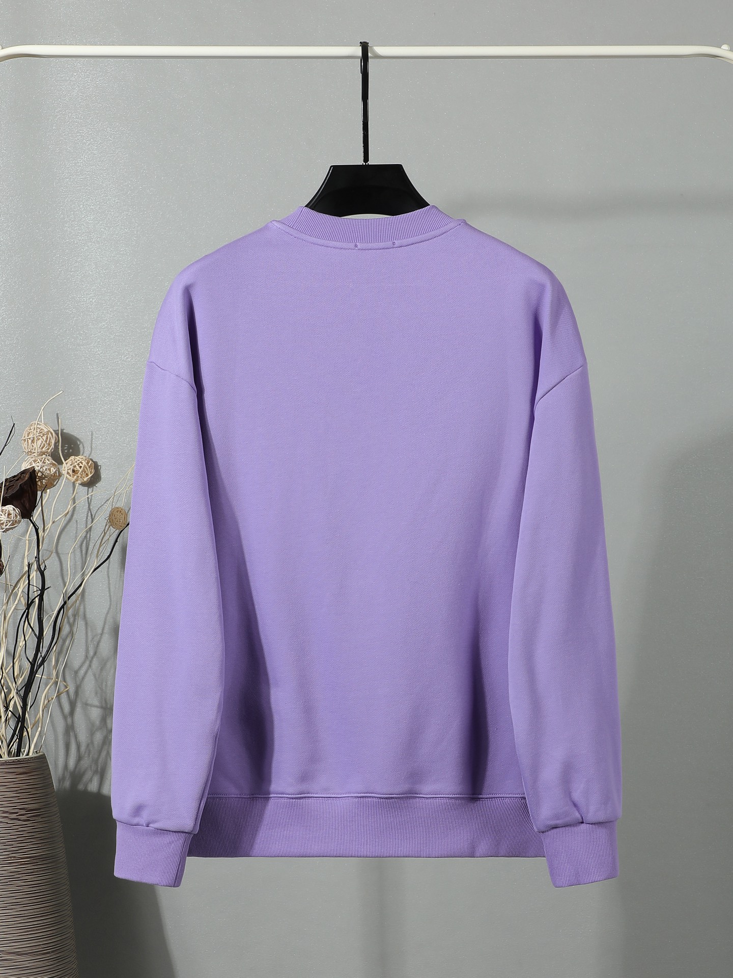 160 [Calidad exclusiva] La nueva sudadera de Loewe. Tejido pesado de doble hilo de 480 g. Logotipo tridimensional borda…