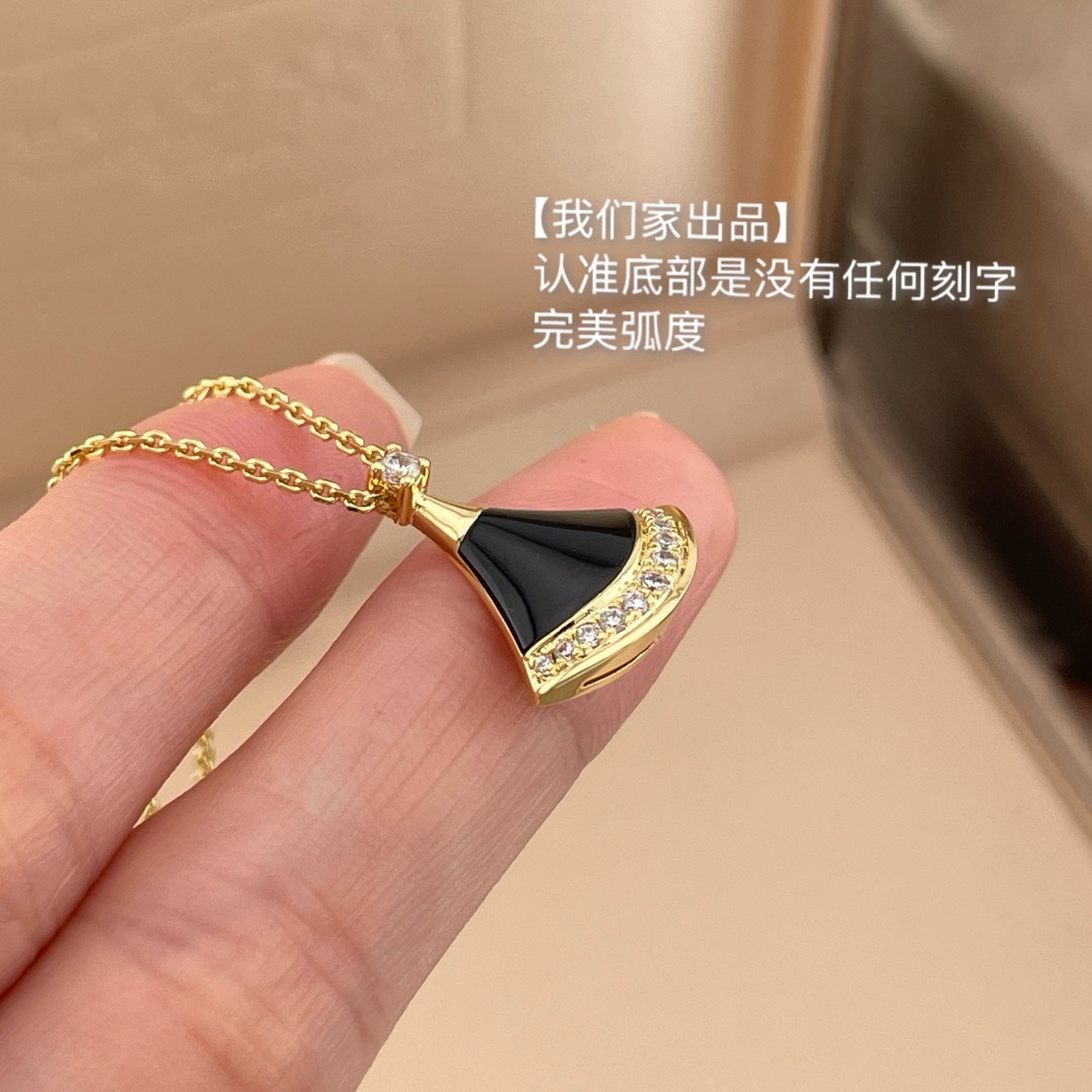 【】 【Bvlg@ri黑玛瑙小裙子项链】官网。28600！2025最新配色！黑玛瑙经典金黑配色💗闭眼冲✔