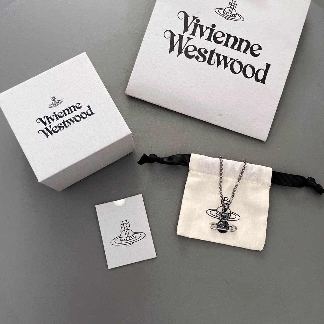 NO:635308,88180【VivienneWestwood】Baby, what is a happy planet? Come on, this is a happy planet!  Stunning translucent enamel brooch Saturn necklace!  Black ruthenium for men, neutral and cool dark color!  Check out our products for benchmarking!  The details of the women's and men's models are designed differently to distinguish the low version on the market!  Highly recommended, it is recommended to buy a set if the wall is cracked!  It’s right to close your eyes and enter!  The pure crown ball is a classic symbol, and the shining rings of Saturn outline the future as the waves flow, opening up a new encounter with the future!  The shape of Saturn is not too recognizable. The design is awesome. The diamonds on the top of Saturn are customized Swarovski rhinestones. It has a three-dimensional design. The middle is specially customized translucent enamel. The crystal clear jelly feeling is so amazing. It’s very summery. Get it  You can completely feel its texture in your hand, and it feels super nice. The rhinestone embellishment appears on the design of Saturn, adding a lot of cool and fashionable pretty looks, making the punk look a little girly at the same time, bringing with it a group of fashion fans!  It’s really beautiful, can be salty or sweet, pure or delicious!  I fell in love at first sight, it is definitely a leader in the 'practical + high-end' world, an absolute yyds, an absolute treasure that will never go out of style!  ,,necklace,Cardia high-end jewelry1986090988180【VivienneWestwood】宝宝,什么是快乐星球,来,这就是快乐星球！绝美半透珐琅别针土星项链！男款黑黑钌,中性炫酷暗黑系！对标z认准我们家出品！女款男款细节设计不同区分市面low版！重磅推荐,墙裂建议一套入！闭眼入准没错！纯粹王冠球是经典的象征,闪耀土星环勾勒未来波光流转间,开启一场与未来的崭新际遇！土星造型简直不要太有辨识度,设计感超赞,土星上边的钻采用定制的施华洛水钻,立体的设计,中间是特别定制的半透珐琅,晶莹剔透的果冻感太绝啦很夏天,拿到手完完全全可以感受到它的质感,手感超nice用水钻的点缀出现在土星的设计上,增添不少冷艳时髦的俏丽模样,使得朋克同时又有点小少女,自带一群时尚粉！真的敲好看,可盐可甜,可纯可欲！一眼便钟情,绝对是“实用+高级”界的杠把子,绝对的yyds,绝对的宝藏永不过时！,,necklace,卡迪亚高端饰品,Jewelry