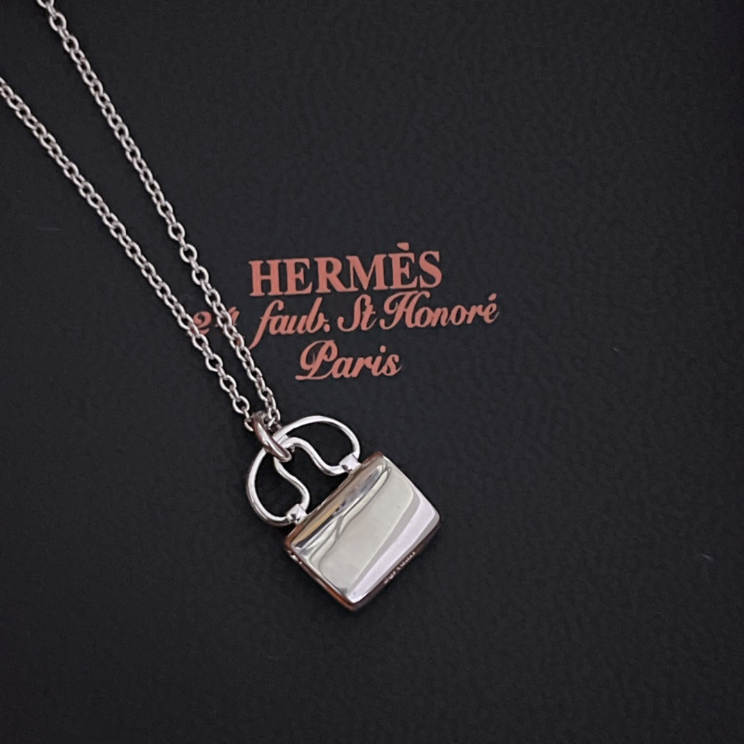 Hermès 精工版本 喜哥同款 爱马仕H包包项链 百搭的红人款 超多 戴哦 市场各种版本都有