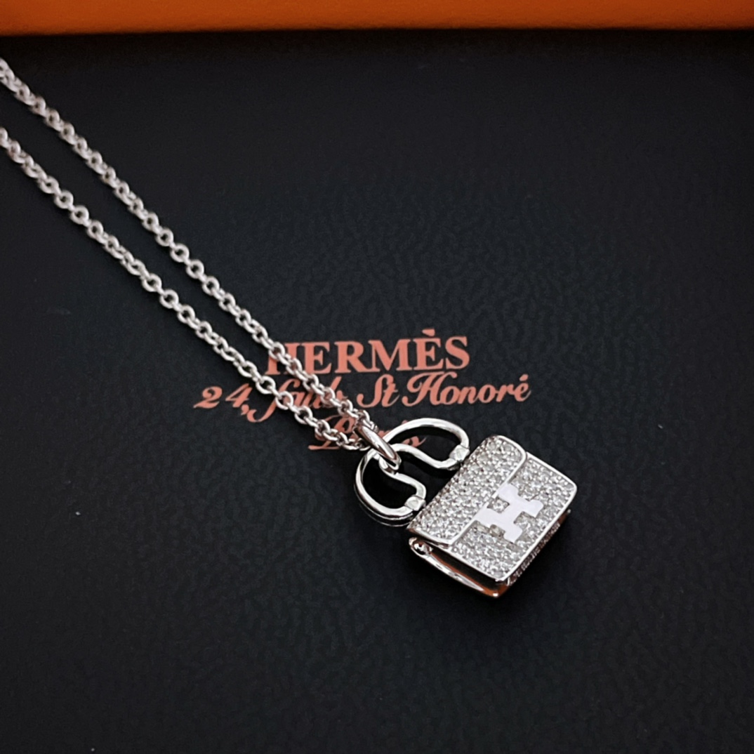 Hermès 精工版本 喜哥同款 爱马仕H包包项链 百搭的红人款 超多 戴哦 市场各种版本都有