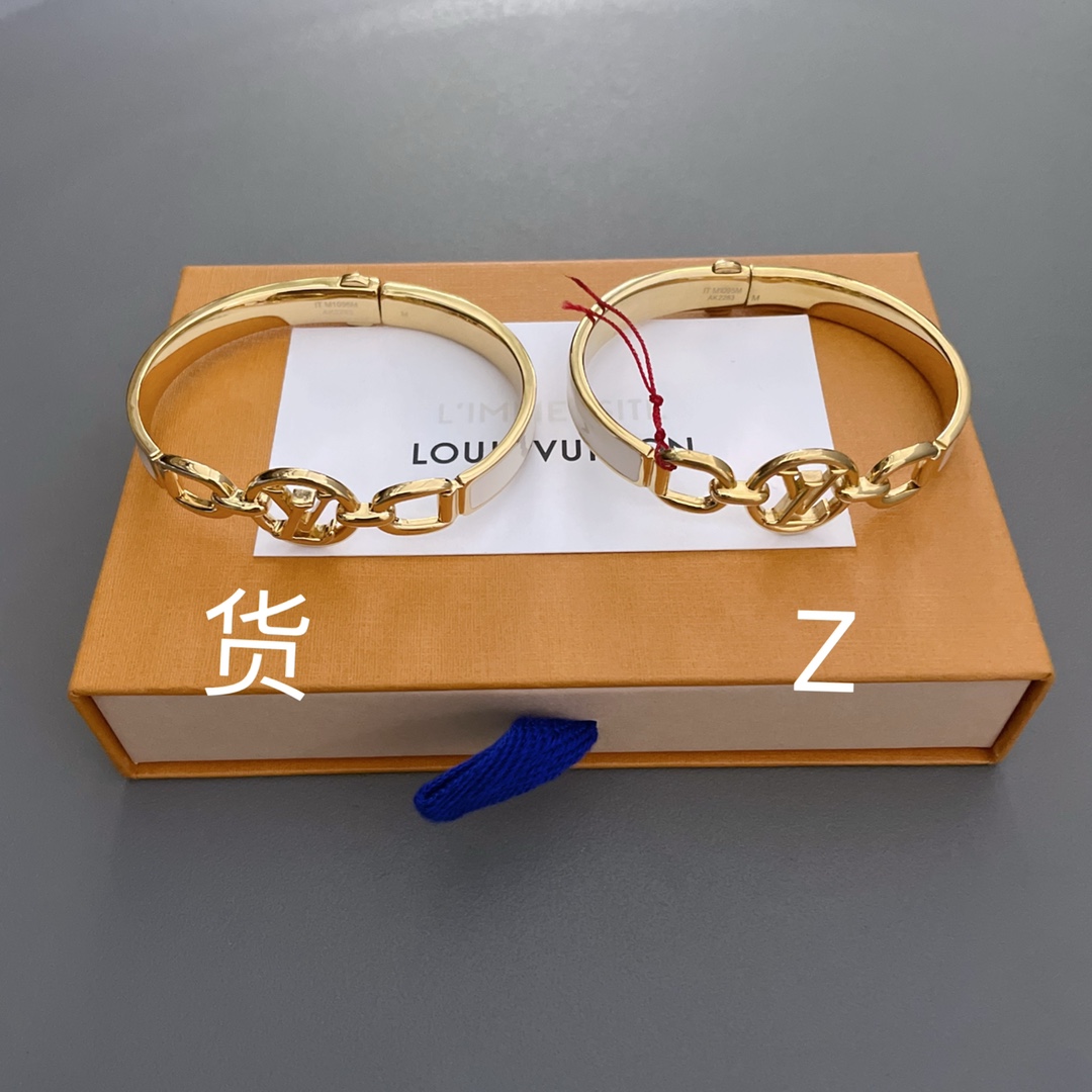 【】 Z VS 我们！认准我们家出品！只对标官网❗️完美出货！细节无限放大对比！完美媲美官网❗️宝宝们自