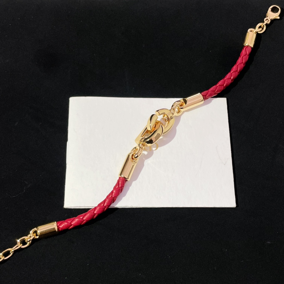 【【D CD麻花皮手链】Z 3300，人手一条！男女皆可！延长链可随意调节！！本命年宝宝们必冲🚩新年红🧨