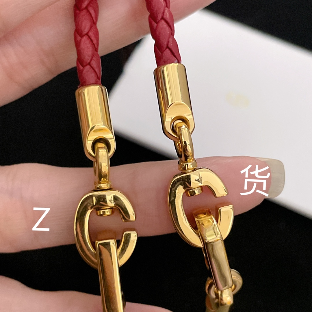 【】 Z VS 我们！认准我们家出品！只对标官网❗️饰品类的工艺现在对于我们来说，完完全全能做到99.9