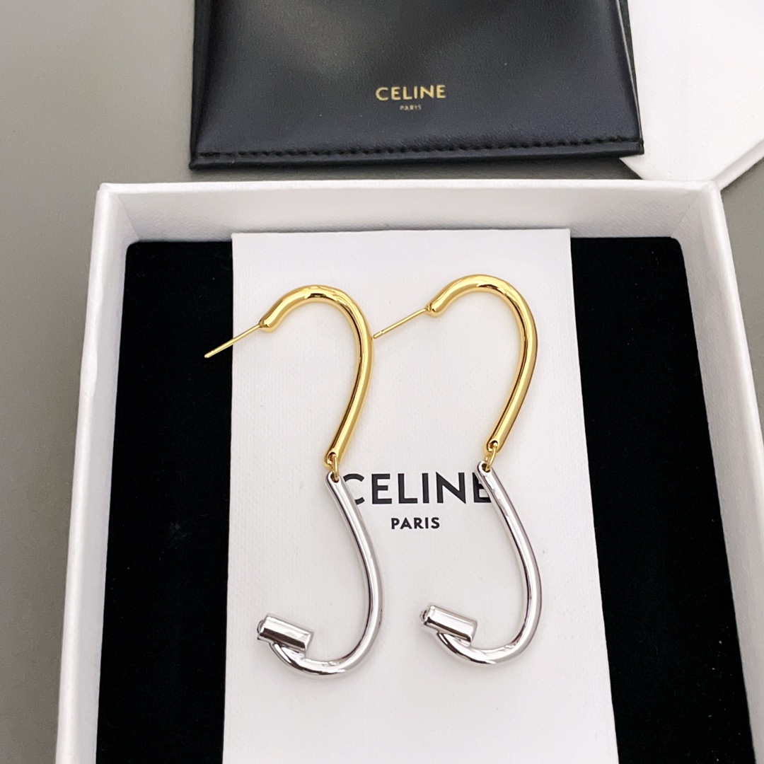 【【C 金银爱心耳环】巨巨巨好看❣️戴上它你就是时尚潮妹😍！时尚又简约，又很有创意的设计，金银撞色设计❗