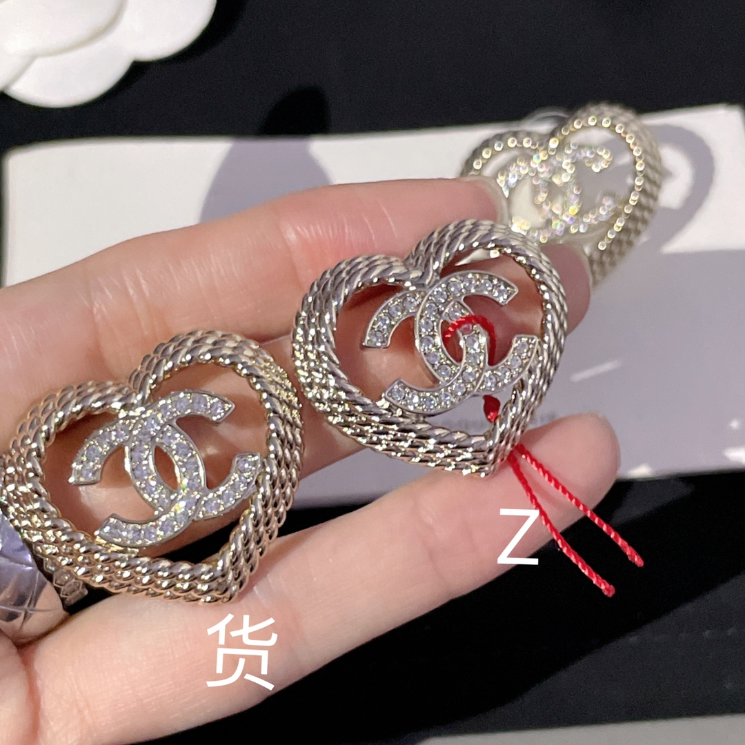 【】 Z VS 我们！认准我们家出品！只对标官网❗️24春夏最新款！全网首发！老规矩先到先得！无限放大对