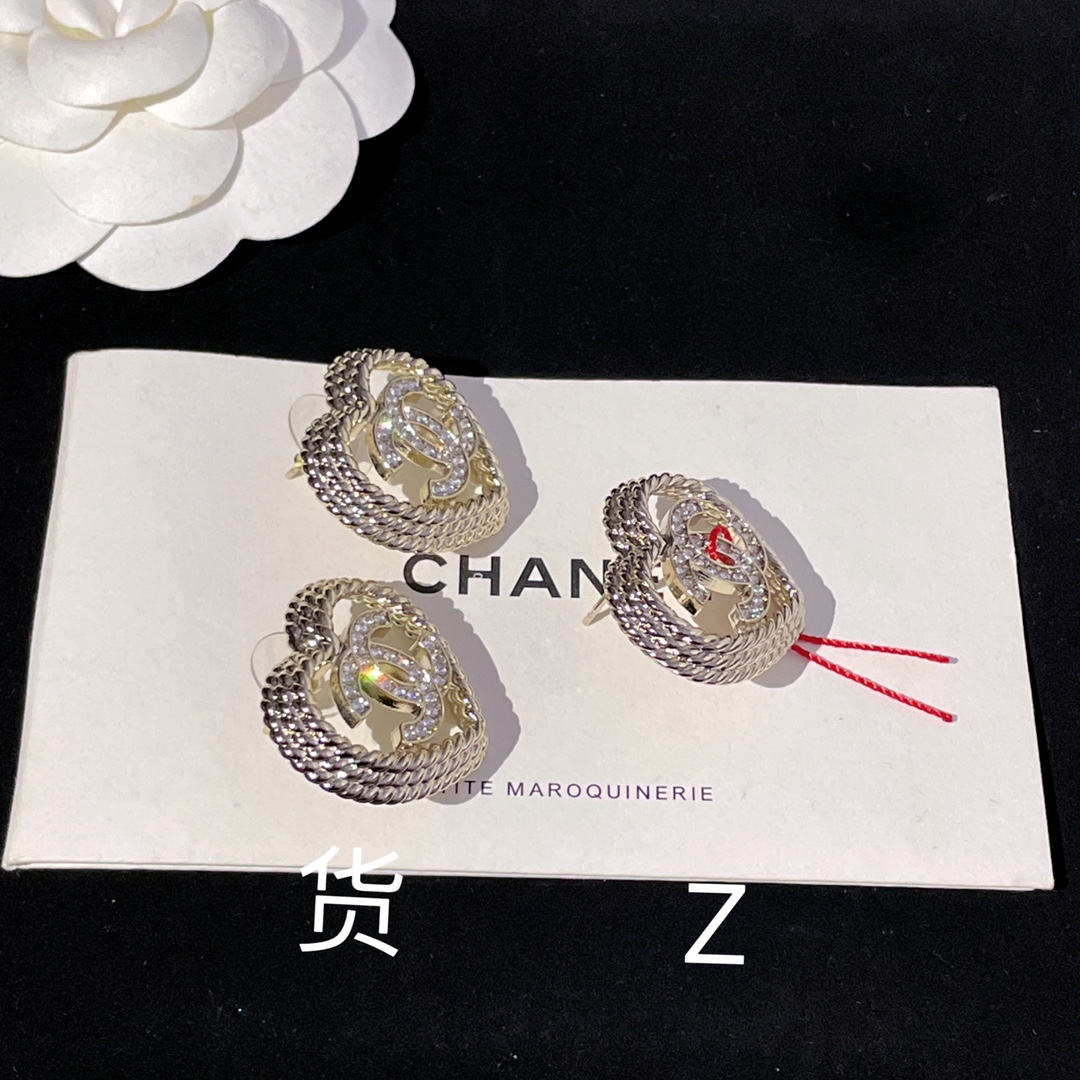 【】 Z VS 我们！认准我们家出品！只对标官网❗️24春夏最新款！全网首发！老规矩先到先得！无限放大对