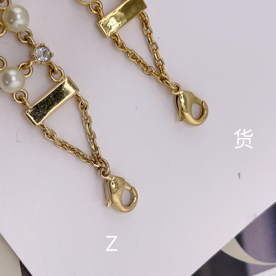 ZVS我们！认准我们家出品！只对标官网️无限放大对比！立省6100！饰品类的工艺现在对于我们来说完完全全