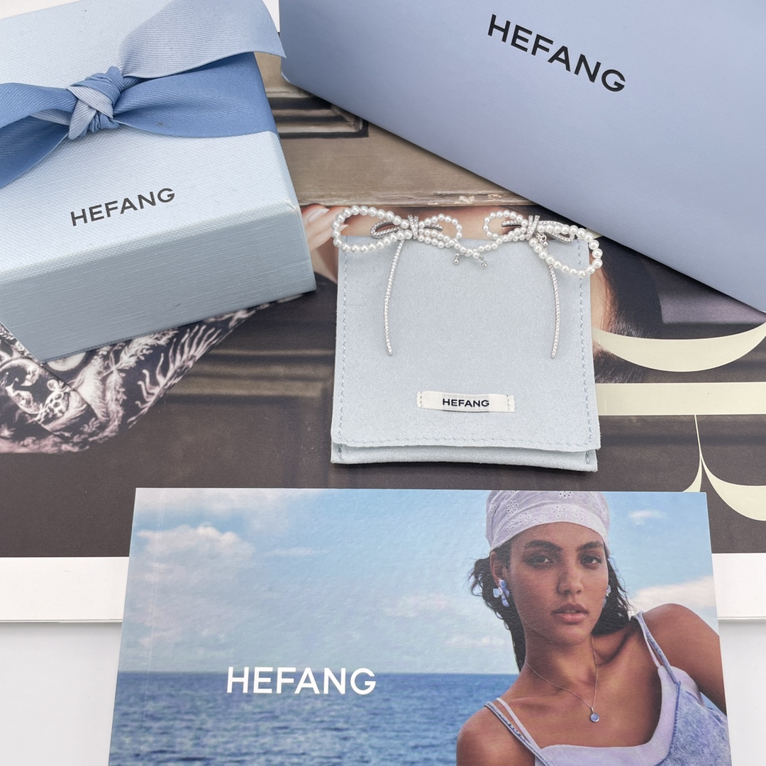 NO:634144,88220【HF bow earrings】Z!  Relaxing and comfortable design!  Just like a casually tied bow!  The embellishment of diamonds and pearls!  The temperament is high-end yet casual!  Sterling silver gold plated earrings!  Sensitive stars can rest assured that they can build it with heavy industry!  A pair of more than 150 5a grade cubic zirconia and 84 high-grade shell beads!  Each one is like a small light bulb!  The cost of single diamonds and shell beads has reached tens of yuan, and the beads are hand-imported with soft steel wire!  Our family has a consistent, intertwined layered vision, full of romantic and beautiful artistic conception!  The tassel design is very flattering to the face lines!  I love the aura of a gentle and gentle daughter immediately, pure silver, gold plating, Cardia high-end jewelry1986090988220【HF蝴蝶结耳钉】Z ！松弛惬意的设计！就像随手绑上的蝴蝶结！钻和珍珠的点缀搭配！气质高级又随性不羁！纯银镀金耳针！敏感星人也可以放心冲重工打造！一对一百五十多颗5a级立方氧化锆84颗高级贝珠！颗颗犹如小灯泡！单单钻和贝珠已经去到大几十块的成本且手工进口软钢丝穿珠！我们家一致zp交错的层次感视觉,充满浪漫唯美意境！流苏设计非常修饰脸部线条！立现温柔千金气场太爱啦,,pure silver,gold plating,卡迪亚高端饰品,Jewelry