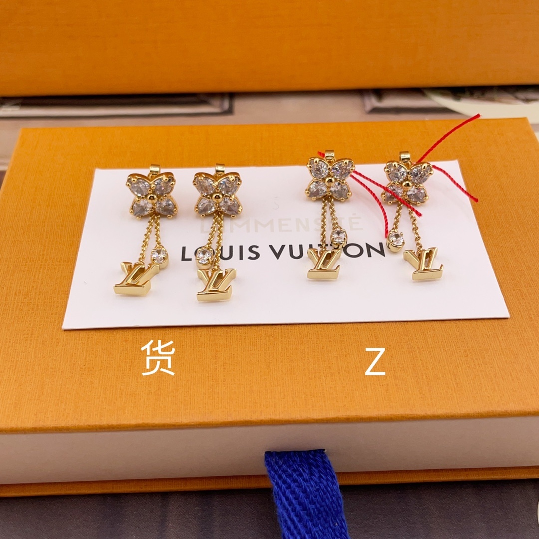 ZVS我们!认准我们家出品!只对标官网️无限放大对比!立省4700!4饰品类的工艺现在对于我们来说完完全