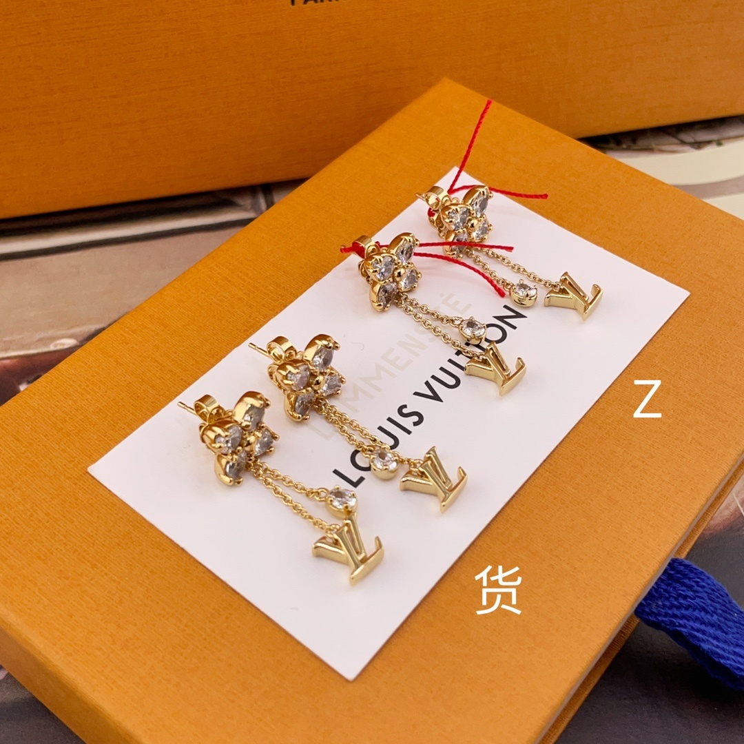 ZVS我们!认准我们家出品!只对标官网️无限放大对比!立省4700!4饰品类的工艺现在对于我们来说完完全