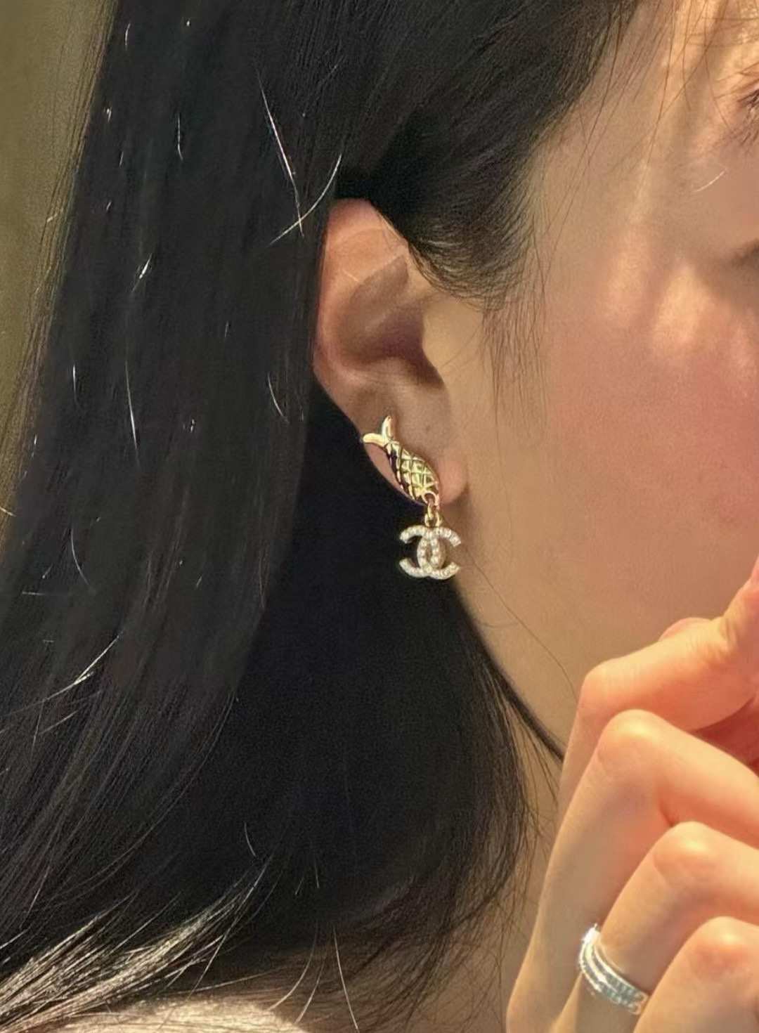 Chanel 高品质 细节如图【香小金鱼吊c耳钉】Z 4600