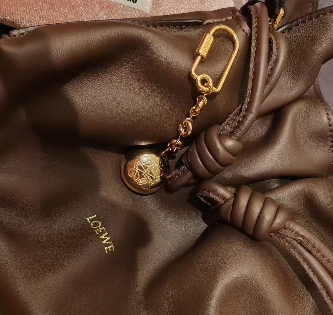 NO:631986,Hanging bags, hanging keys, hanging pants, hanging tops, all kinds of hangings are highlights!  ,,Cardia high-end jewelry19860909挂包包,挂钥匙,挂裤子,挂上衣,各种挂都是亮点！,,卡迪亚高端饰品,Jewelry