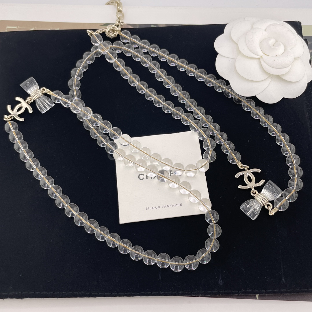 p195【我们出品【香透结吊c水晶长链】现货🔥Z 13500！量大咨询客Fu❗️巨巨巨火爆！美疯了🔥🔥40春夏最新款绝美系列🤩本季必入爆款！老规矩先到先得🍾，送包装❗️看似简单，实际非常重工，报废率巨巨巨高！定制的亚克力整体弧度凹槽各个细节拿捏😭太不容易了！美是真的绝美💗被颜值拿捏的心甘情愿😭我们一致致ZP，每个的棱棱角角跟足ZP来，晶莹剔透✨真的美哭了[得意]夏天搭配绝对颜值时尚都在线的[机智]绝美绝爆炸街组合！佩戴回头率百分百！再穷也要买的系列，报废率极高，一定要多PK ZP，PK饰面任意版本再来[机智][机智][机智] 