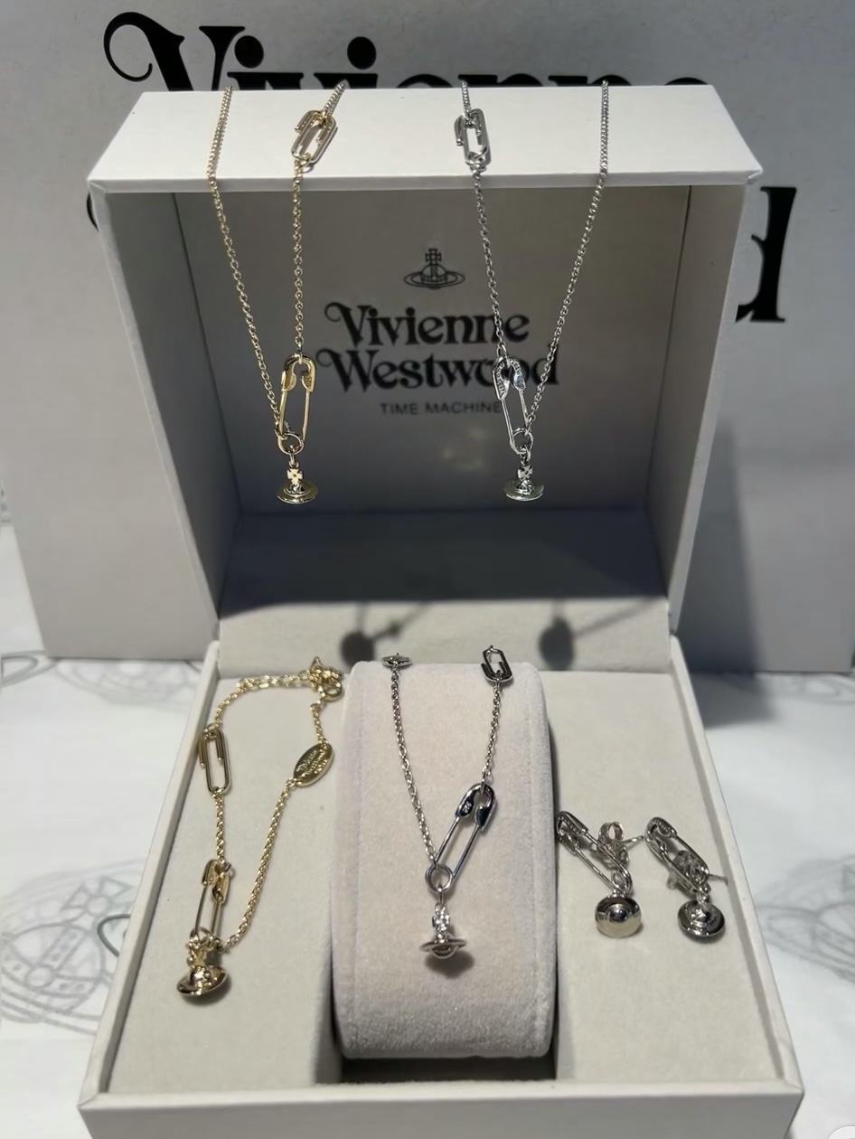 NO:632652,A set of closed eyes, high-end Cartier jewelry19860909一套闭眼冲,,卡迪亚高端饰品,Jewelry