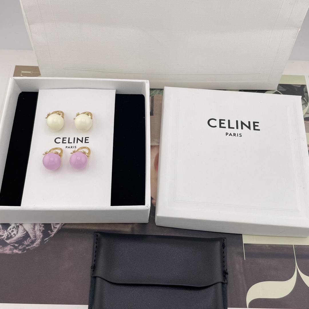 NO:632940,88160 [C Candy Curling Earrings] Z, in stock, limited to the latest 25-year summer model, the old rules are first come, first served!  Super spring and summer style design!  The candy-colored beads bring a youthful and energetic atmosphere!  White and pinkish purple!  Huge, huge, beautiful!  Classic Arc de Triomphe design!  Super versatile!  The specially customized colorful beads are very playful and energetic♀In a word, there is zero difference from Z, and the detail ratio is comparable to Z!  Hot recommendation, strong demand for a pair, Cardia high-end jewelry1986090988160【C 糖果冰壶耳钉】 Z , 现货限定25年夏季最新款老规矩先到先得！超级有春夏气息的设计！糖果彩色的珠子自带青春活力氛围！白色和粉紫色！巨巨巨好看！经典的凯旋门设计！超级百搭！特别定制的彩色珠子非常俏皮活力感♀一句话,跟Z 零区别,细节比例媲美Z！怒推款,强烈要求人手一对,,卡迪亚高端饰品,Jewelry