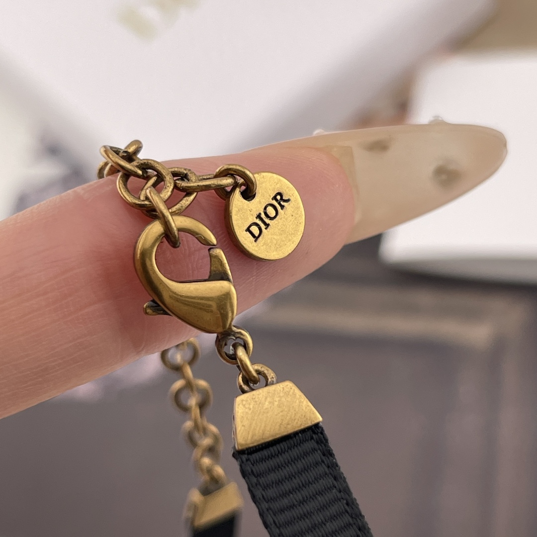 Vintage Dior-Inspired Ribbon Choker Necklace - Classic Design, Ready to Ship 7 i1747571544 3621 8