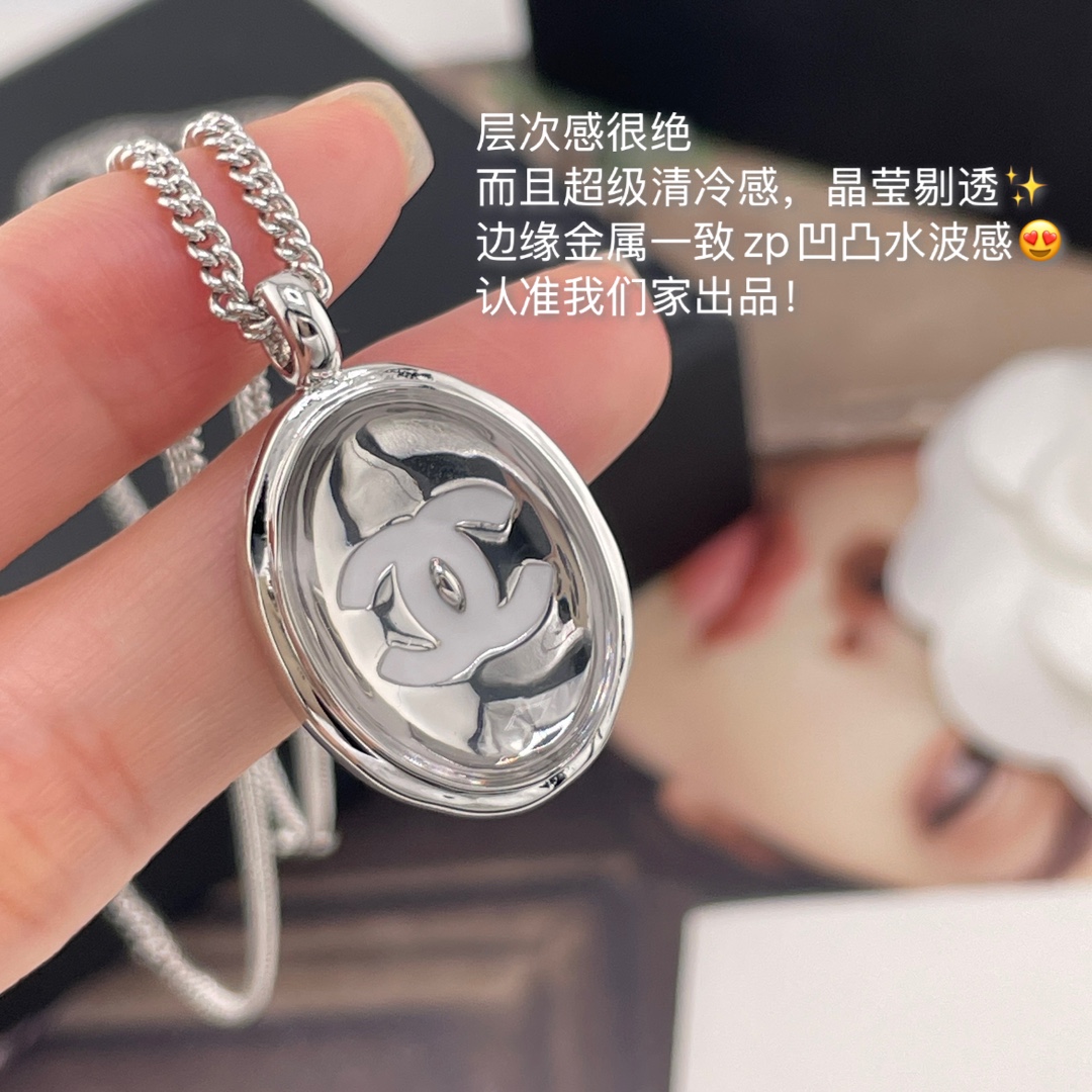 【【香椭圆银镜项链】Z 6500！量大咨询客Fu❗️又来发爆款咯🤩🤩谁还没拥有的爆款耳钉❓都给我买❗️J