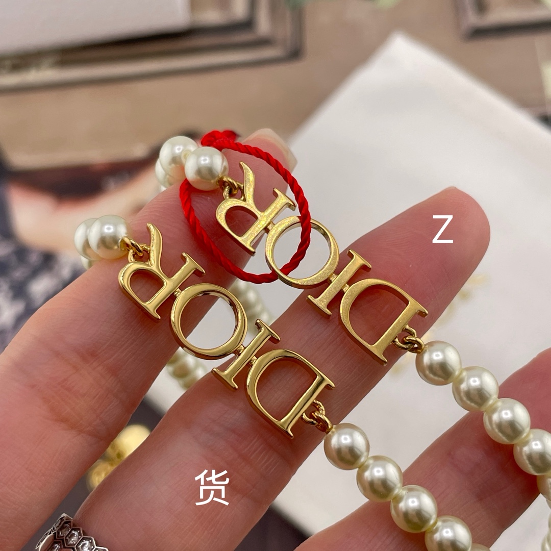 【】  Z VS 我们！认准我们家出品！只对标官网❗️无限放大对比！立省5K➕！饰品类的工艺现在对于我们
