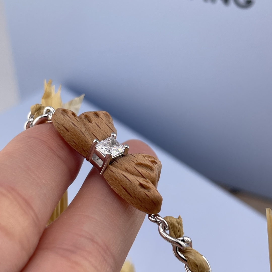 【【HF可拆卸绑带木蝶项链】Z 990！超级特别的设计！一眼心动💗！全新一季「花园系列」枯叶蝶与树纹融为