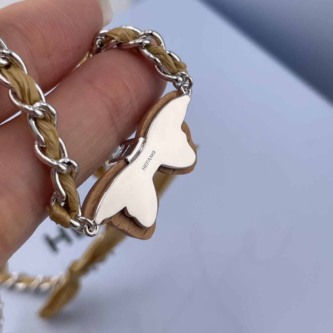 【【HF可拆卸绑带木蝶项链】Z 990！超级特别的设计！一眼心动💗！全新一季「花园系列」枯叶蝶与树纹融为