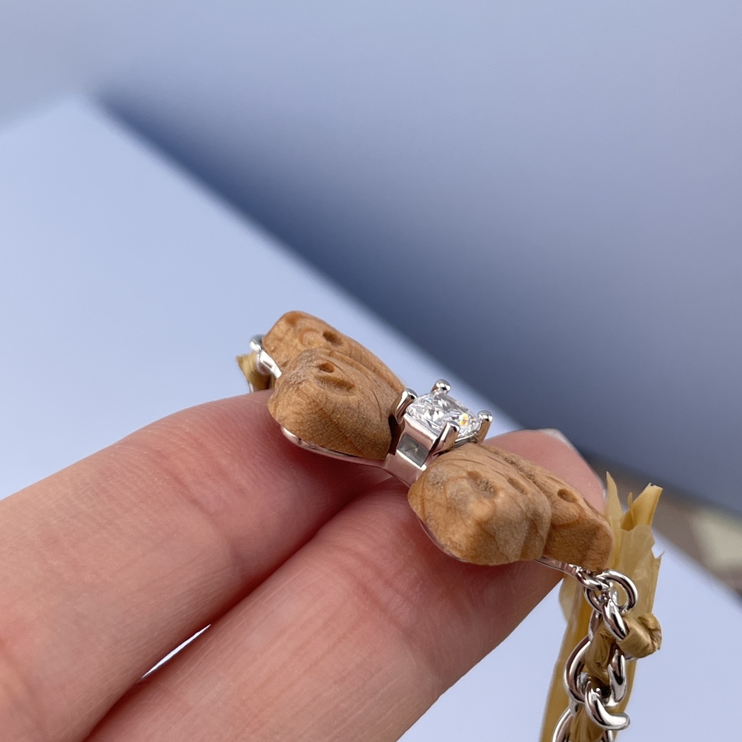 【【HF可拆卸绑带木蝶项链】Z 990！超级特别的设计！一眼心动💗！全新一季「花园系列」枯叶蝶与树纹融为