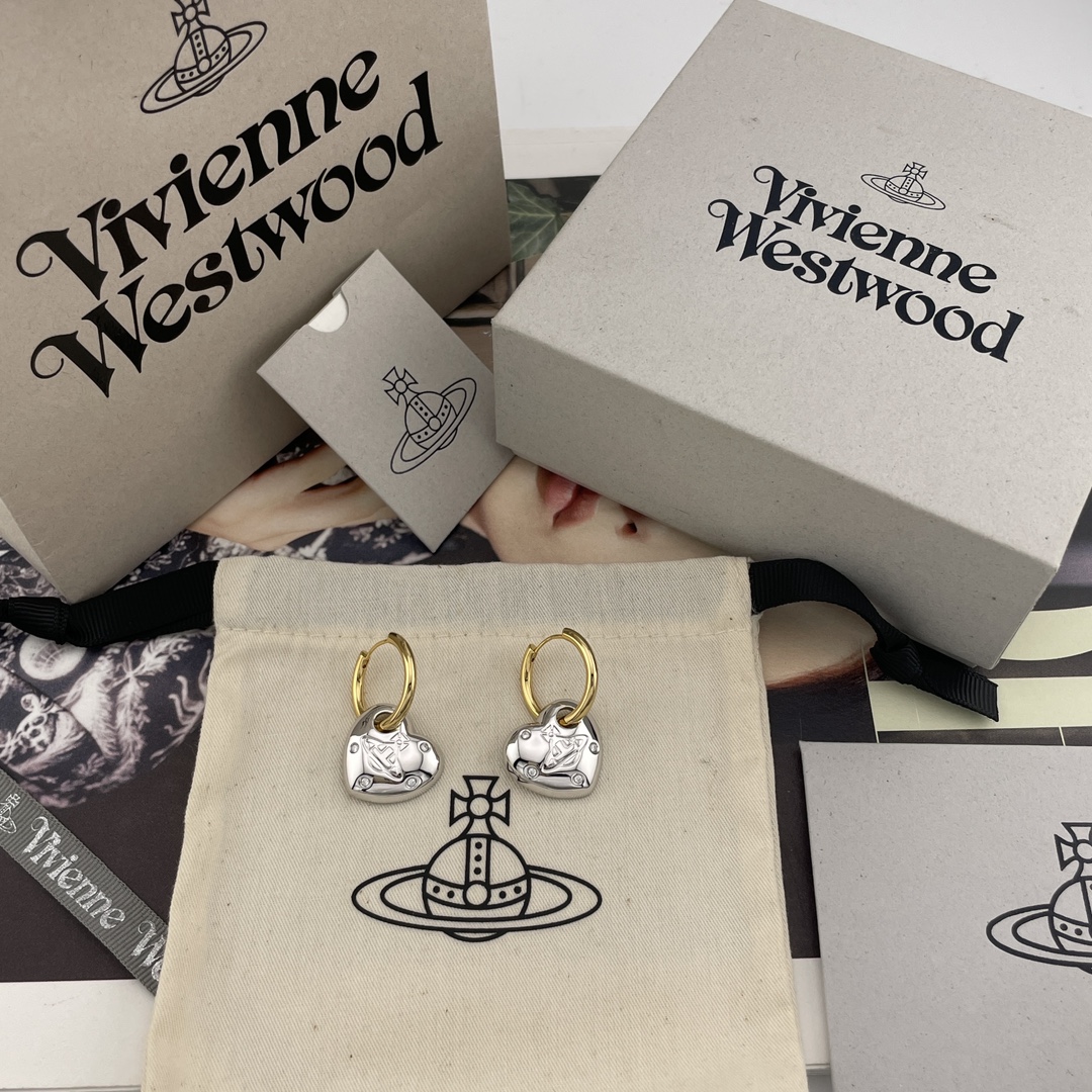 NO:635070,88180【Vivienne Westwood】Baby, what is a happy planet? Come on, this is a happy planet!  Love it so much!  Juejuezi contrasting color design!  Color separation electroplating is super heavy industry. It is highly recommended to close your eyes and enter it!  The pure crown ball is a classic symbol, and the shining rings of Saturn outline the future as the waves flow, opening up a new encounter with the future!  I love it so much. When I get it, I can completely feel its texture, feel and gloss. It’s so nice and exquisite!  It adds a lot of cool and fashionable pretty looks, making the punk look a little girly at the same time, bringing with it a group of fashion fans!  It’s really beautiful, can be salty or sweet, pure or delicious!  Fall in love at first sight, definitely the leader in the 'practical + high-end' world, absolute yyds, absolute treasure, timeless Saturn, Cardia high-end jewelry1986090988180【Vivienne Westwood】宝宝,什么是快乐星球,来,这就是快乐星球！太爱啦！绝绝子撞色设计！分色电镀超级重工,重磅推荐闭眼入准没错！纯粹王冠球是经典的象征,闪耀土星环勾勒未来波光流转间,开启一场与未来的崭新际遇！太爱啦拿到手完完全全可以感受到它的质感,手感,光泽感超nice超级精致！增添不少冷艳时髦的俏丽模样,使得朋克同时又有点小少女,自带一群时尚粉！真的敲好看,可盐可甜,可纯可欲！一眼便钟情,绝对是“实用+高级”界的杠把子,绝对的yyds,绝对的宝藏永不过时的土星,,卡迪亚高端饰品,Jewelry