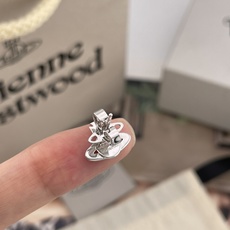 【【VivienneWestwood】宝宝,什么是快乐星球,来,这就是快乐星球!绝美多吊坠星球耳钉!重磅 【【VivienneWestwood】宝宝,什么是快乐星球,来,这就是快乐星球!绝美多吊坠星球耳钉!重磅