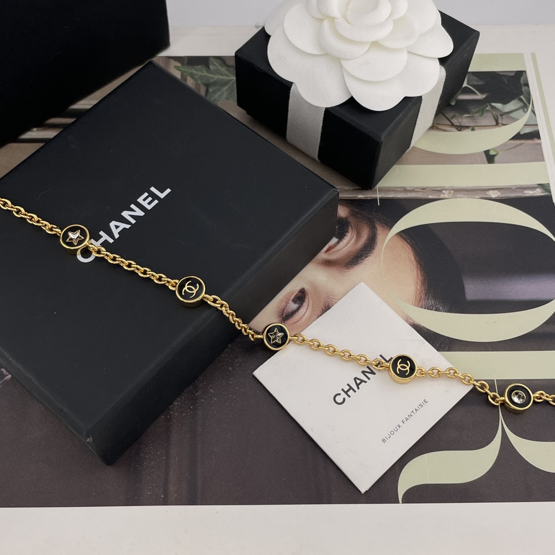 【【香金边小圆黑项链】Z 7200！辛芷蕾同款💗量大咨询客Fu❗️现货。25最新款！全网首发现huo。❗