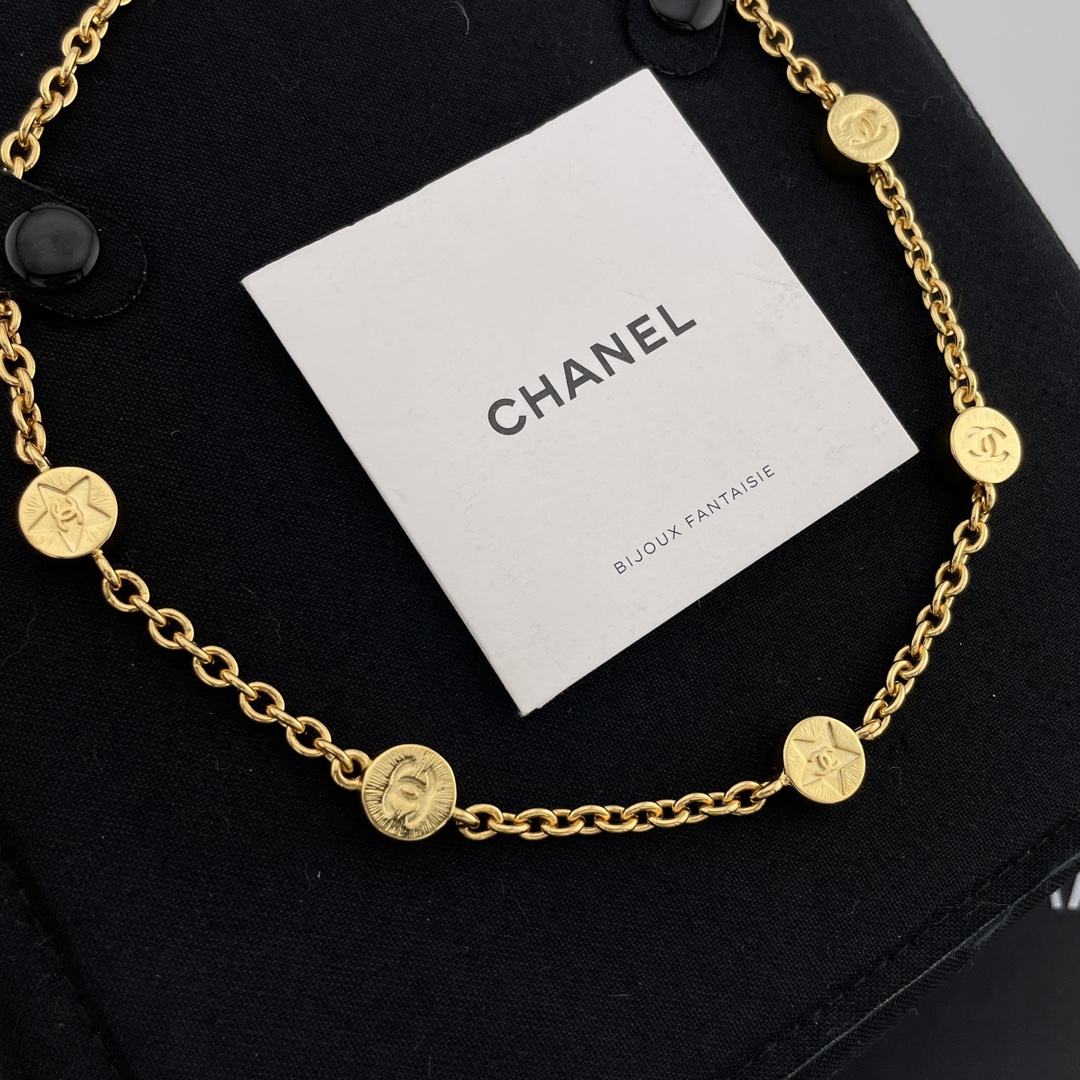 【【香金边小圆黑项链】Z 7200！辛芷蕾同款💗量大咨询客Fu❗️现货。25最新款！全网首发现huo。❗