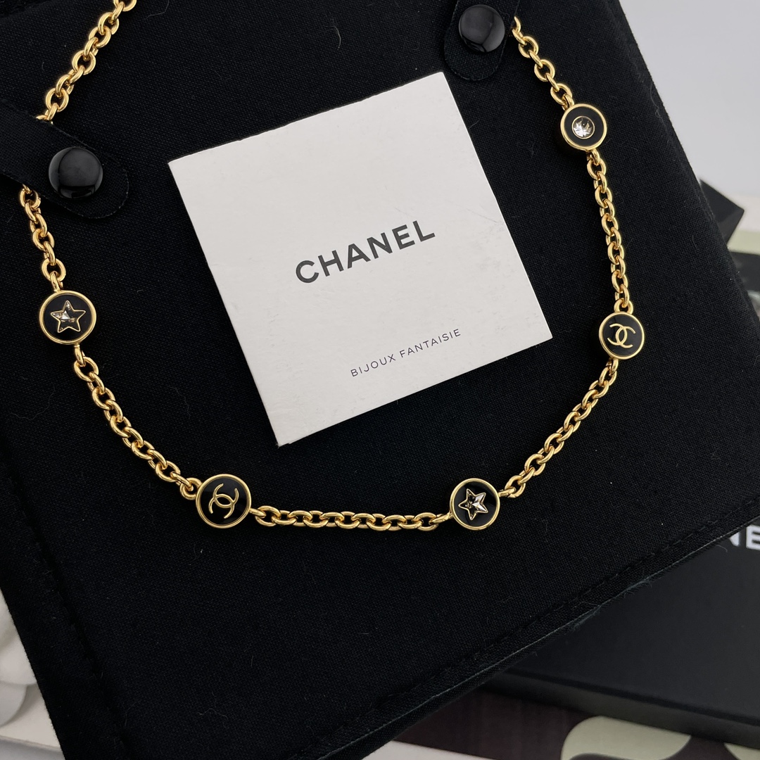 【【香金边小圆黑项链】Z 7200！辛芷蕾同款💗量大咨询客Fu❗️现货。25最新款！全网首发现huo。❗