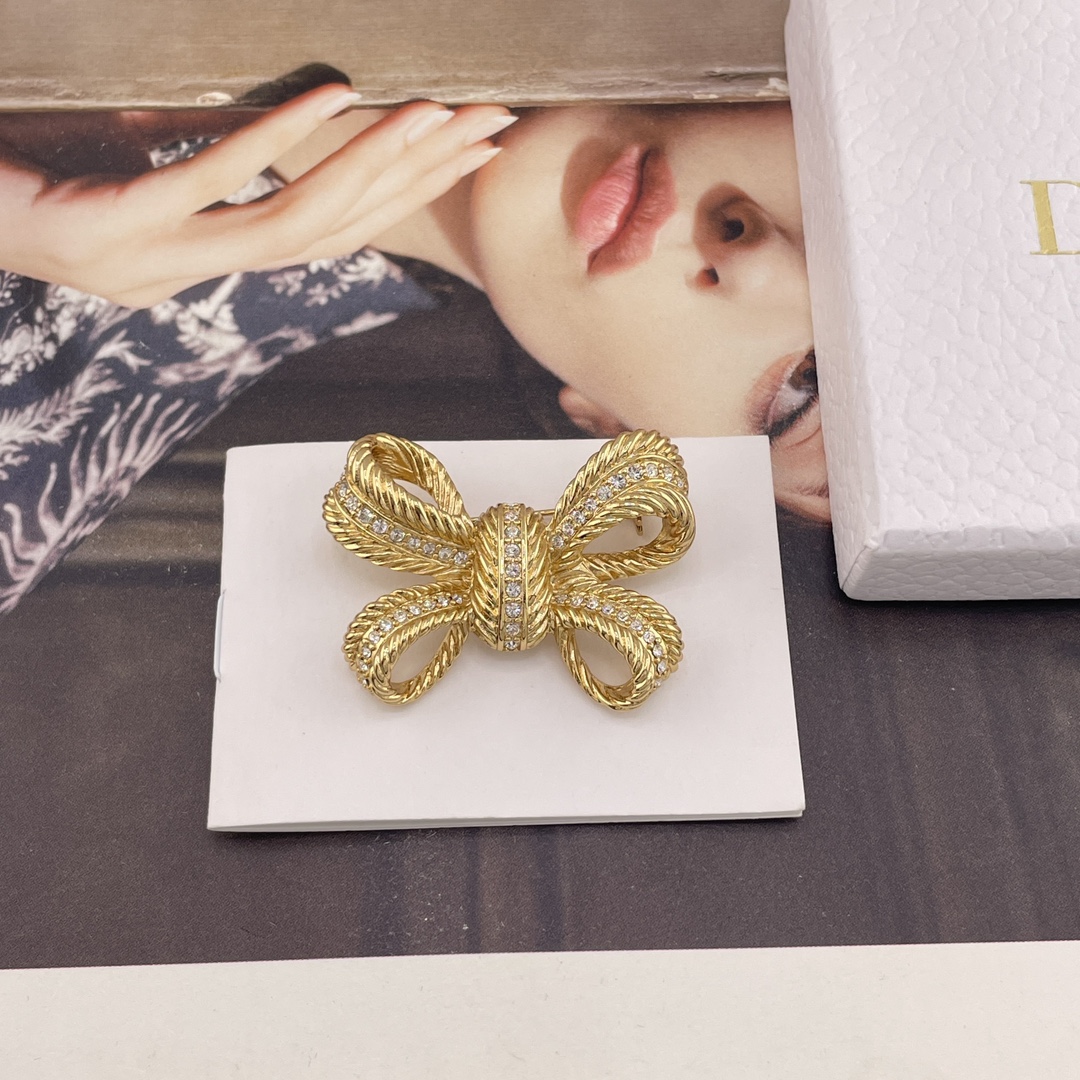 【【D 麻花钻立体蝴蝶结胸针】D!or vintage系列，越看越好看，丝毫不亚于Ch@nel的vint
