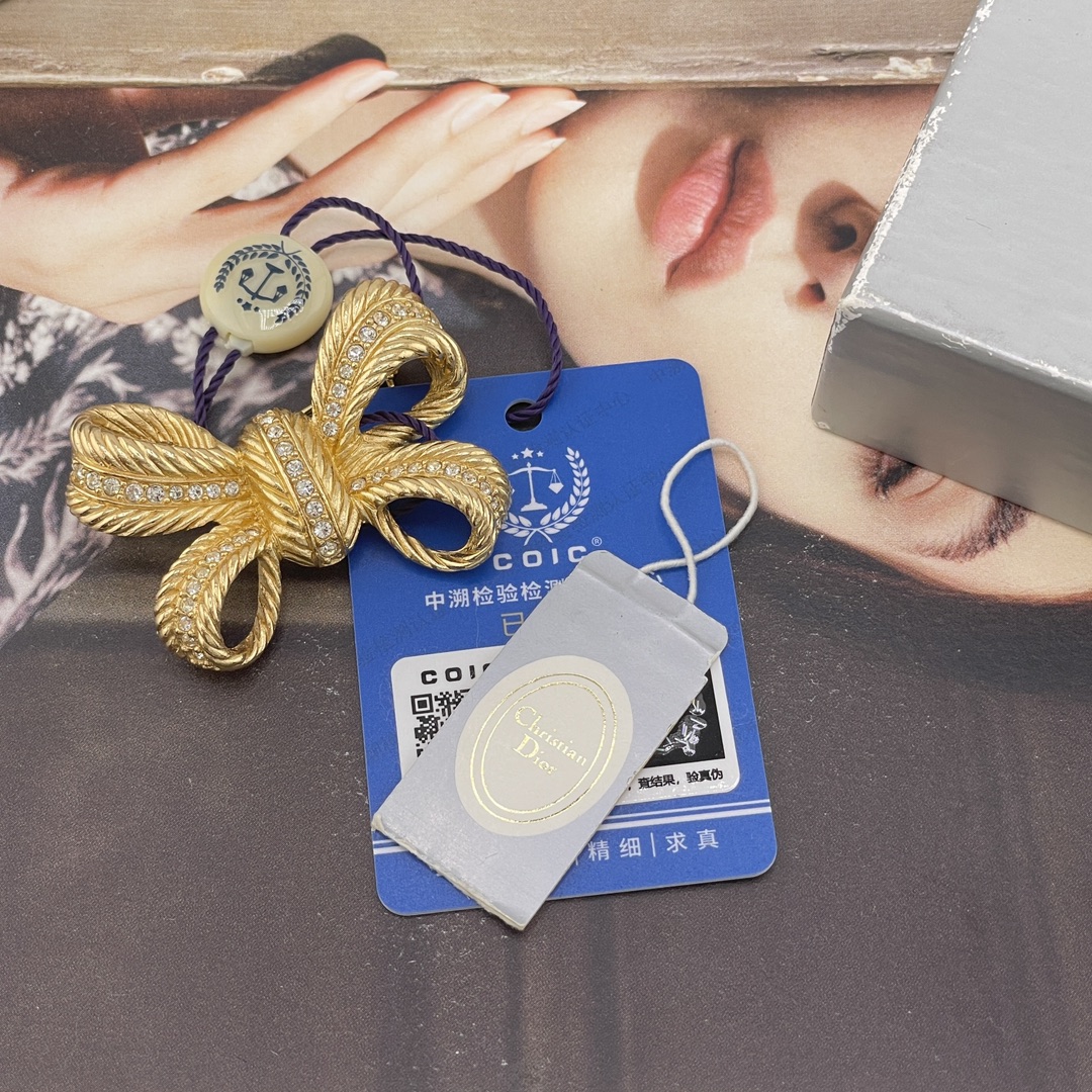 【【D 麻花钻立体蝴蝶结胸针】D!or vintage系列，越看越好看，丝毫不亚于Ch@nel的vint