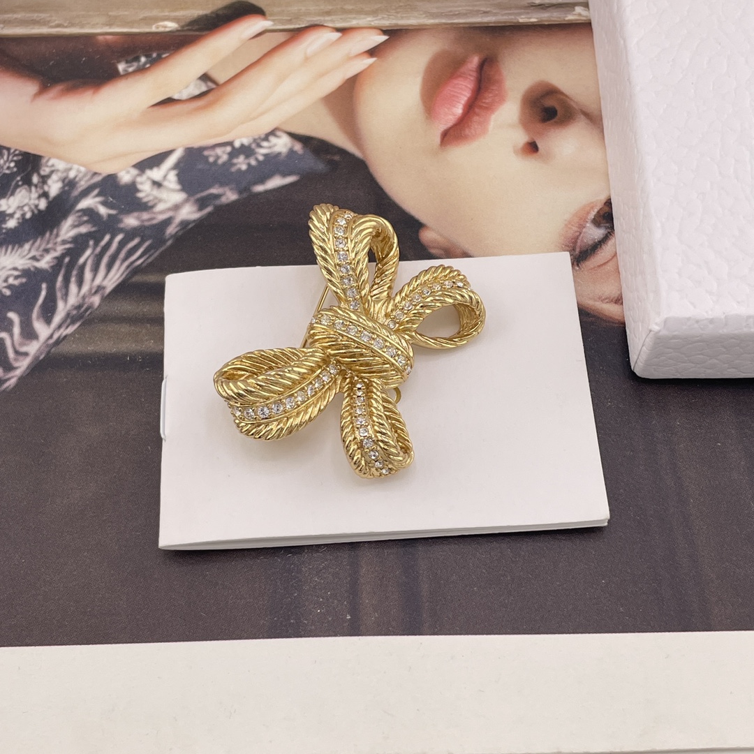 【【D 麻花钻立体蝴蝶结胸针】D!or vintage系列，越看越好看，丝毫不亚于Ch@nel的vint