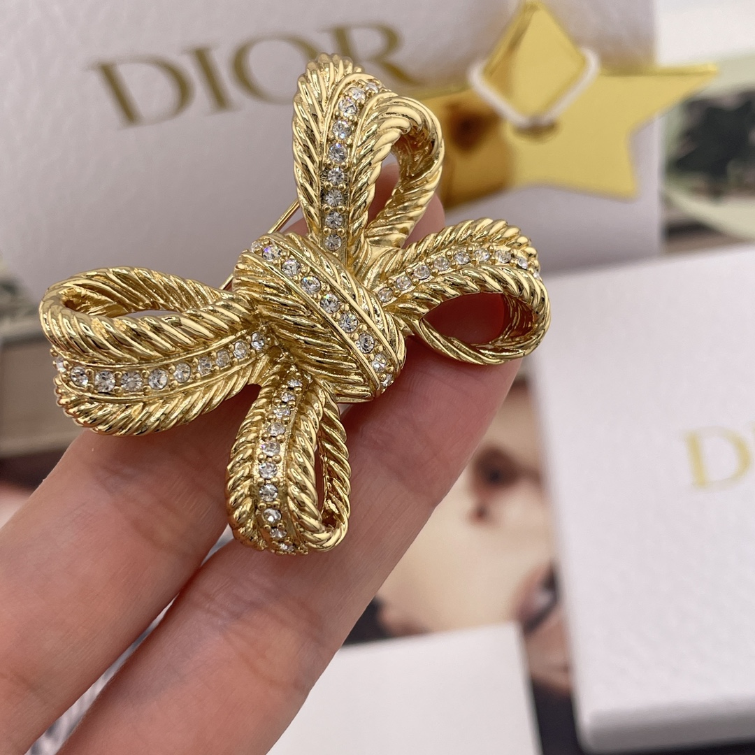 【【D 麻花钻立体蝴蝶结胸针】D!or vintage系列，越看越好看，丝毫不亚于Ch@nel的vint