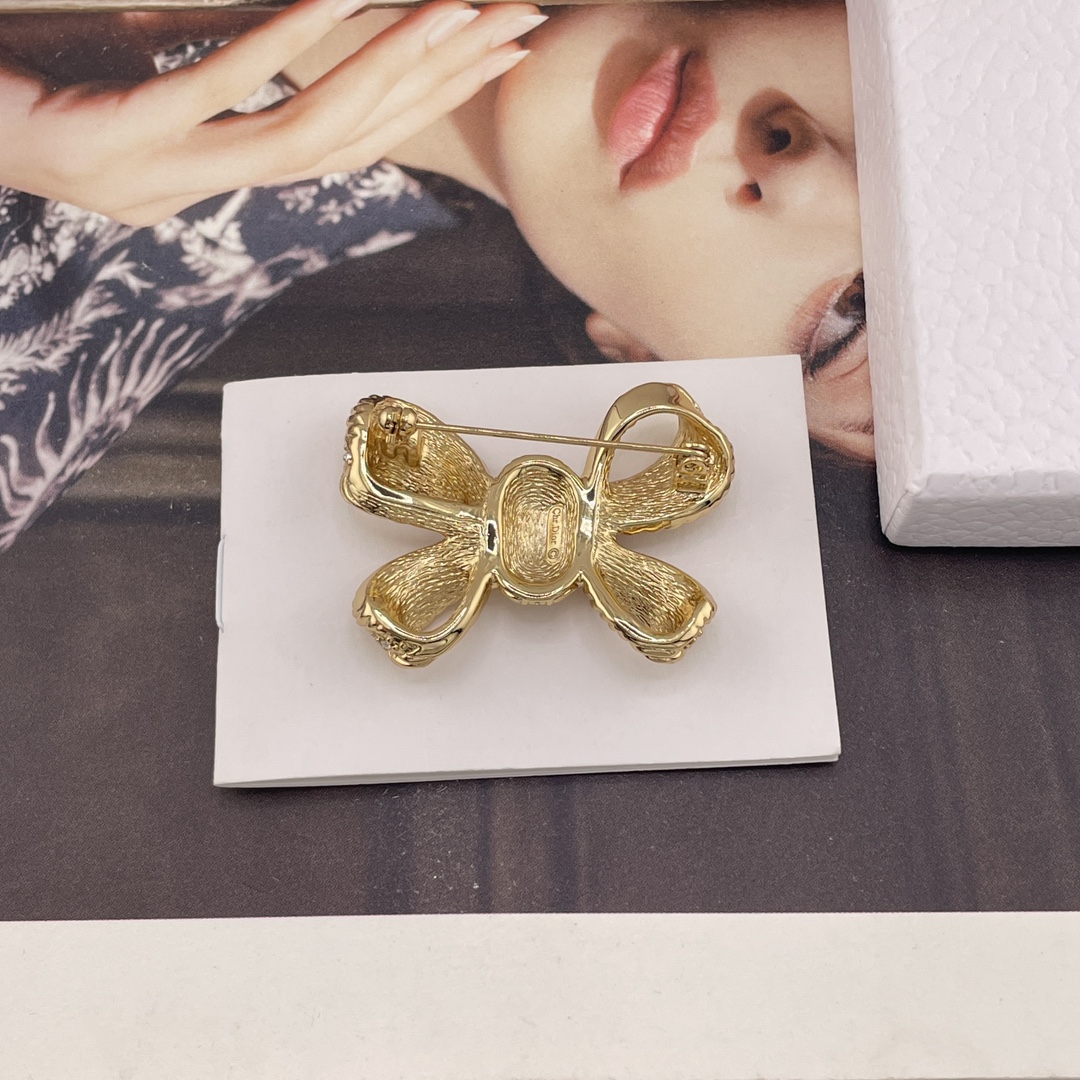 【【D 麻花钻立体蝴蝶结胸针】D!or vintage系列，越看越好看，丝毫不亚于Ch@nel的vint