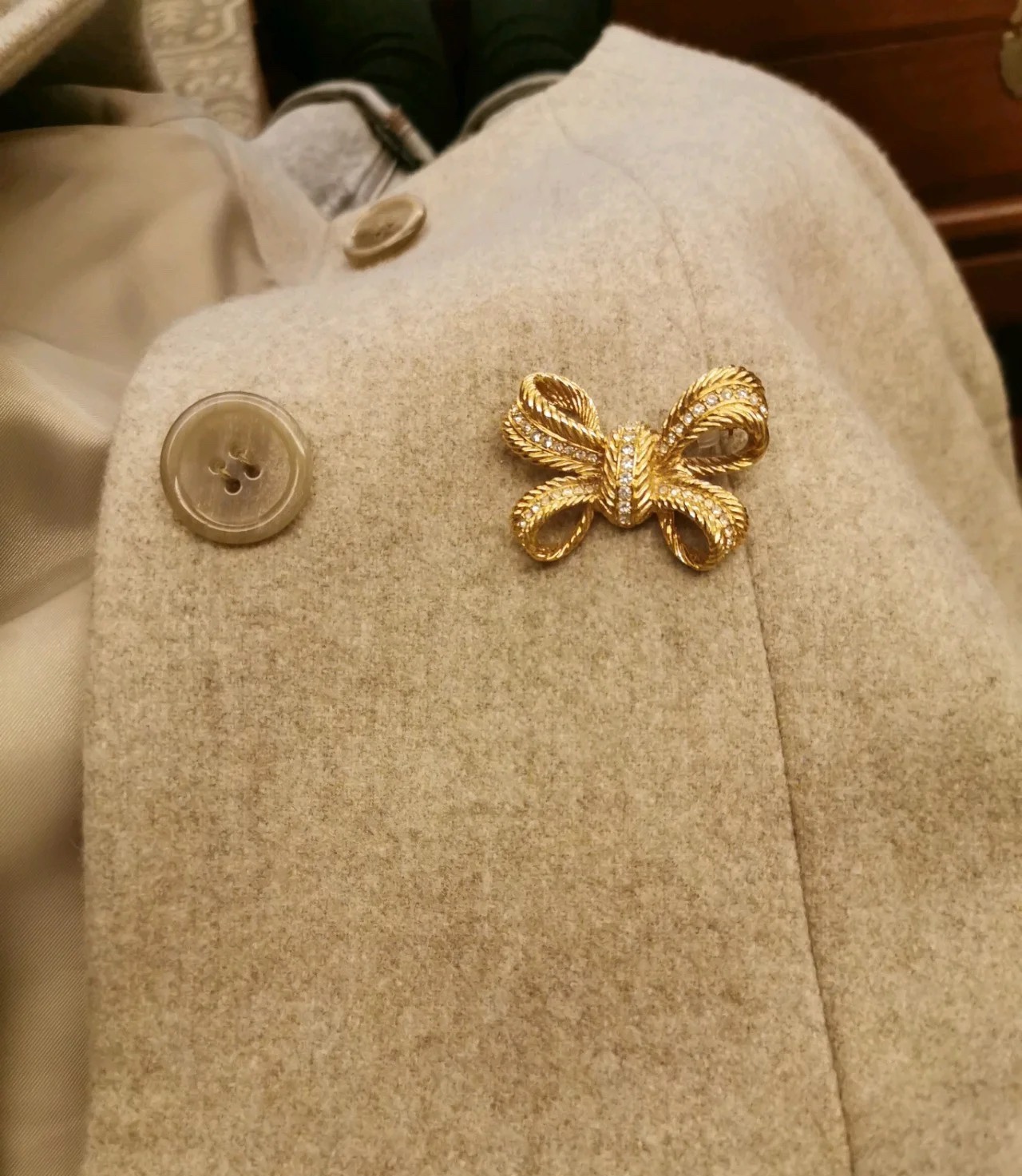 【】 秋冬必不可少的胸针，让每一件单品都变成大牌🤩