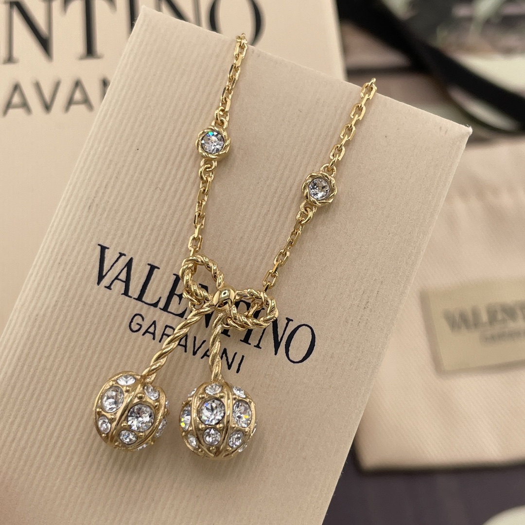 【【华伦满钻樱桃手链】Z 5100,宋祖儿同款❤️‍。绝美🍒，超级bling✨一眼爱上，太美啦！！太太太