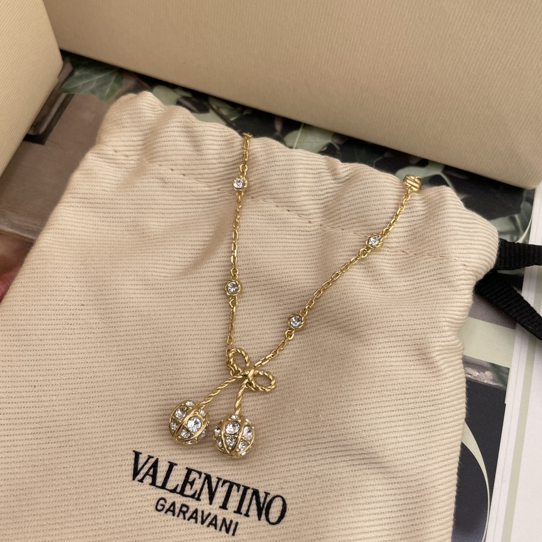 【【华伦满钻樱桃手链】Z 5100,宋祖儿同款❤️‍。绝美🍒，超级bling✨一眼爱上，太美啦！！太太太