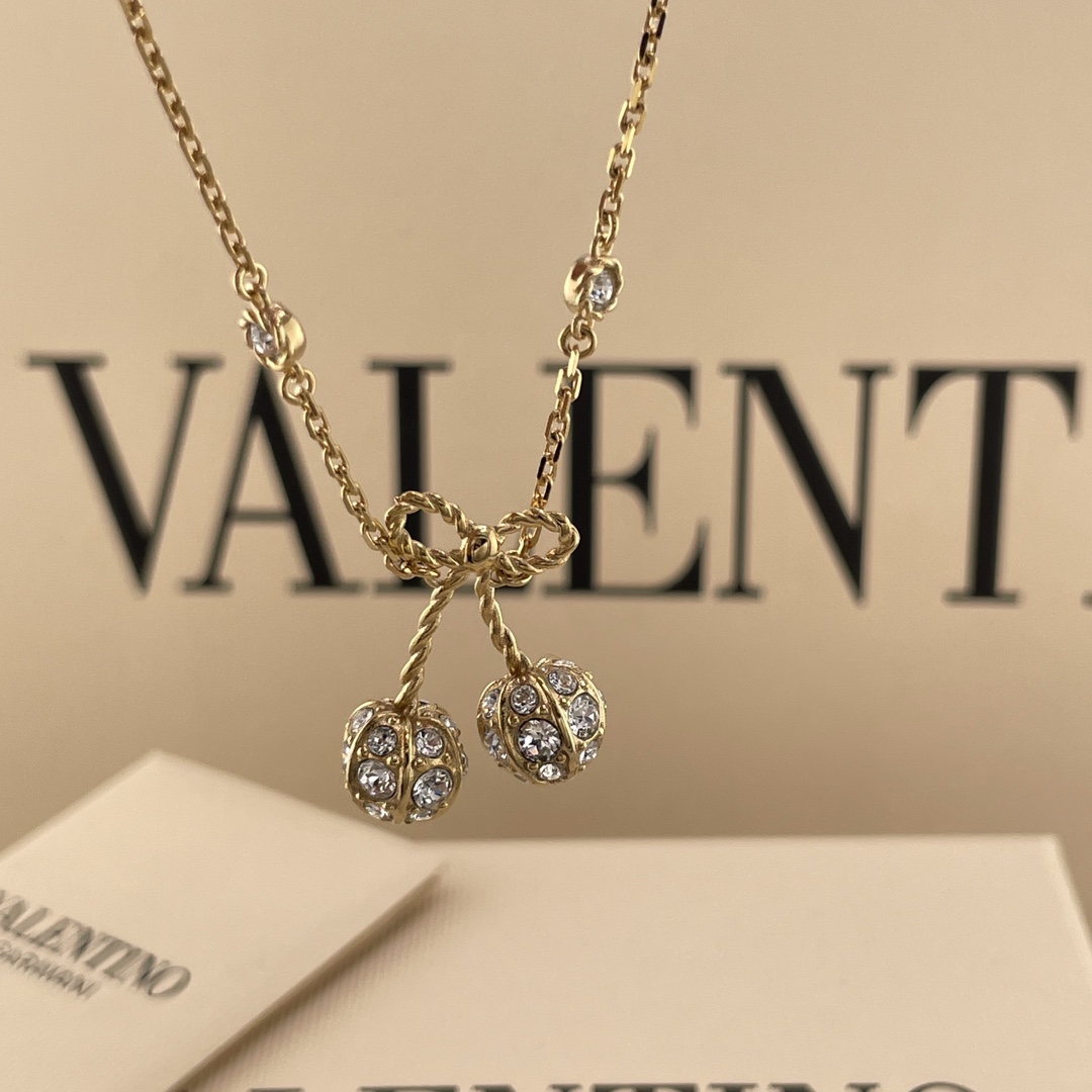 【【华伦满钻樱桃手链】Z 5100,宋祖儿同款❤️‍。绝美🍒，超级bling✨一眼爱上，太美啦！！太太太