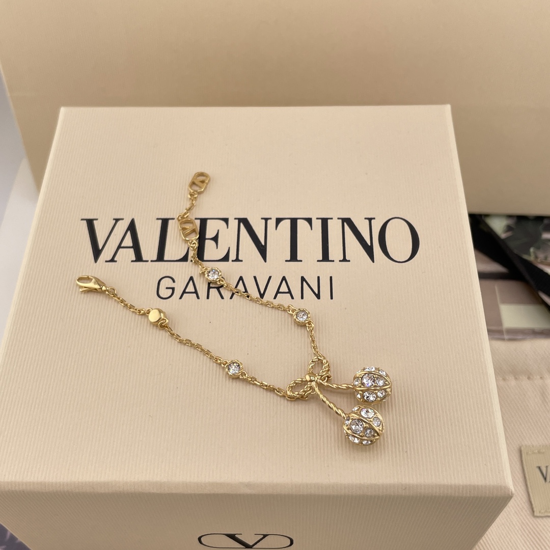 【【华伦满钻樱桃手链】Z 5100,宋祖儿同款❤️‍。绝美🍒，超级bling✨一眼爱上，太美啦！！太太太