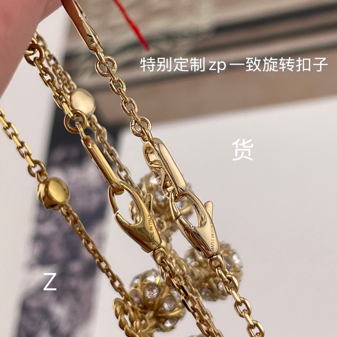 【】 Z VS 我们！认准我们家出品！只对标官网❗️无限放大对比！饰品类的工艺现在对于我们来说，完完全全