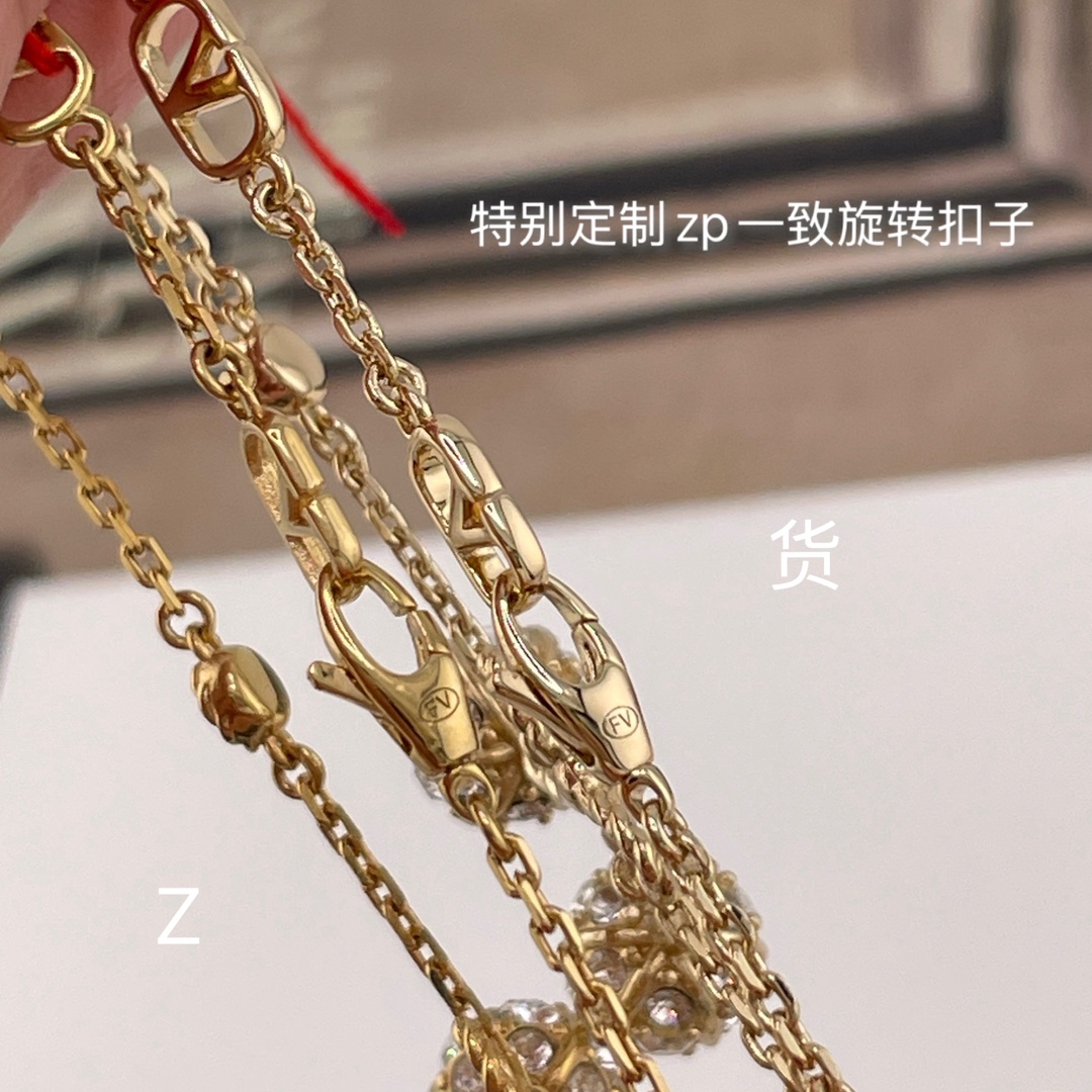 【】 Z VS 我们！认准我们家出品！只对标官网❗️无限放大对比！饰品类的工艺现在对于我们来说，完完全全