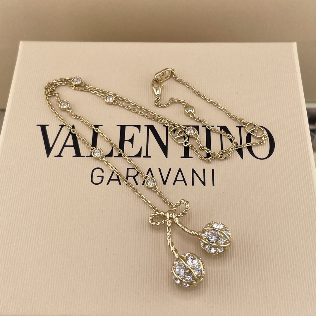 【【华伦满钻樱桃项链】Z 6700,宋祖儿同款❤️‍。绝美🍒，超级bling✨一眼爱上，太美啦！！太太太